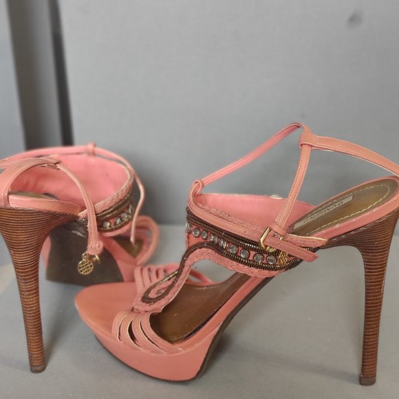 Beautiful pink sandal - Picture 2 of 4